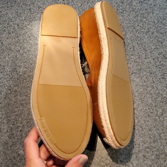 NWT Old Navy slides - Picture 3 of 4